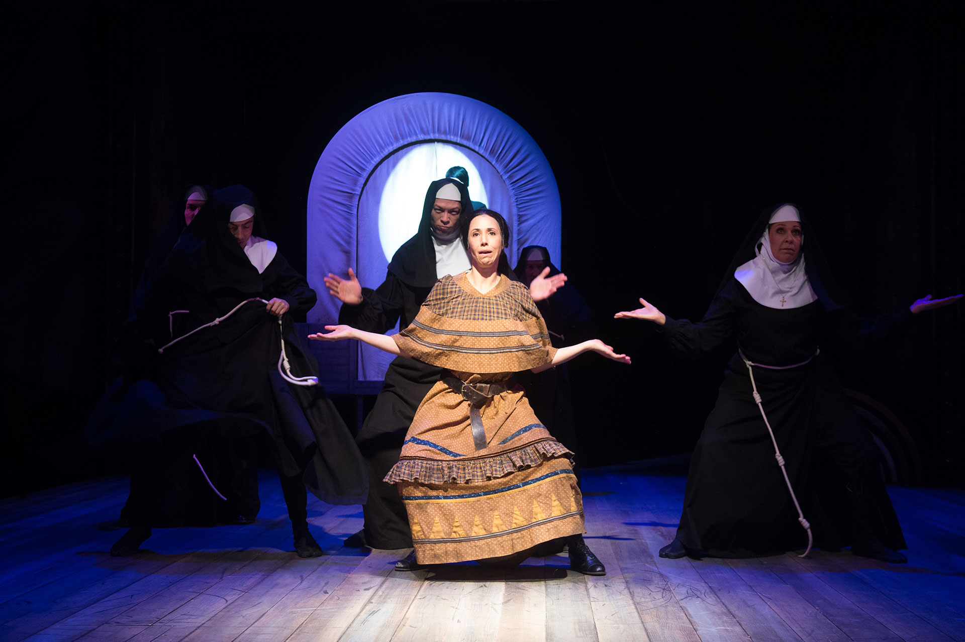 Production photo of Between Two Knees