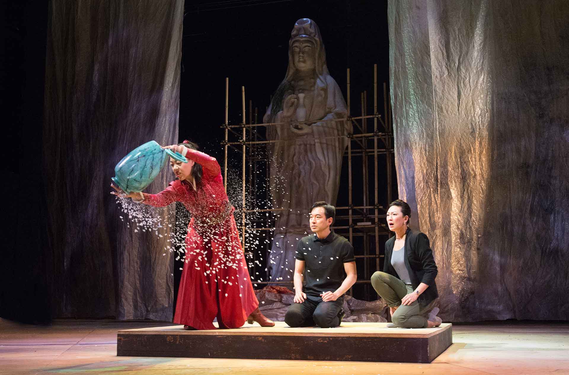 Snow in Midsummer trailer