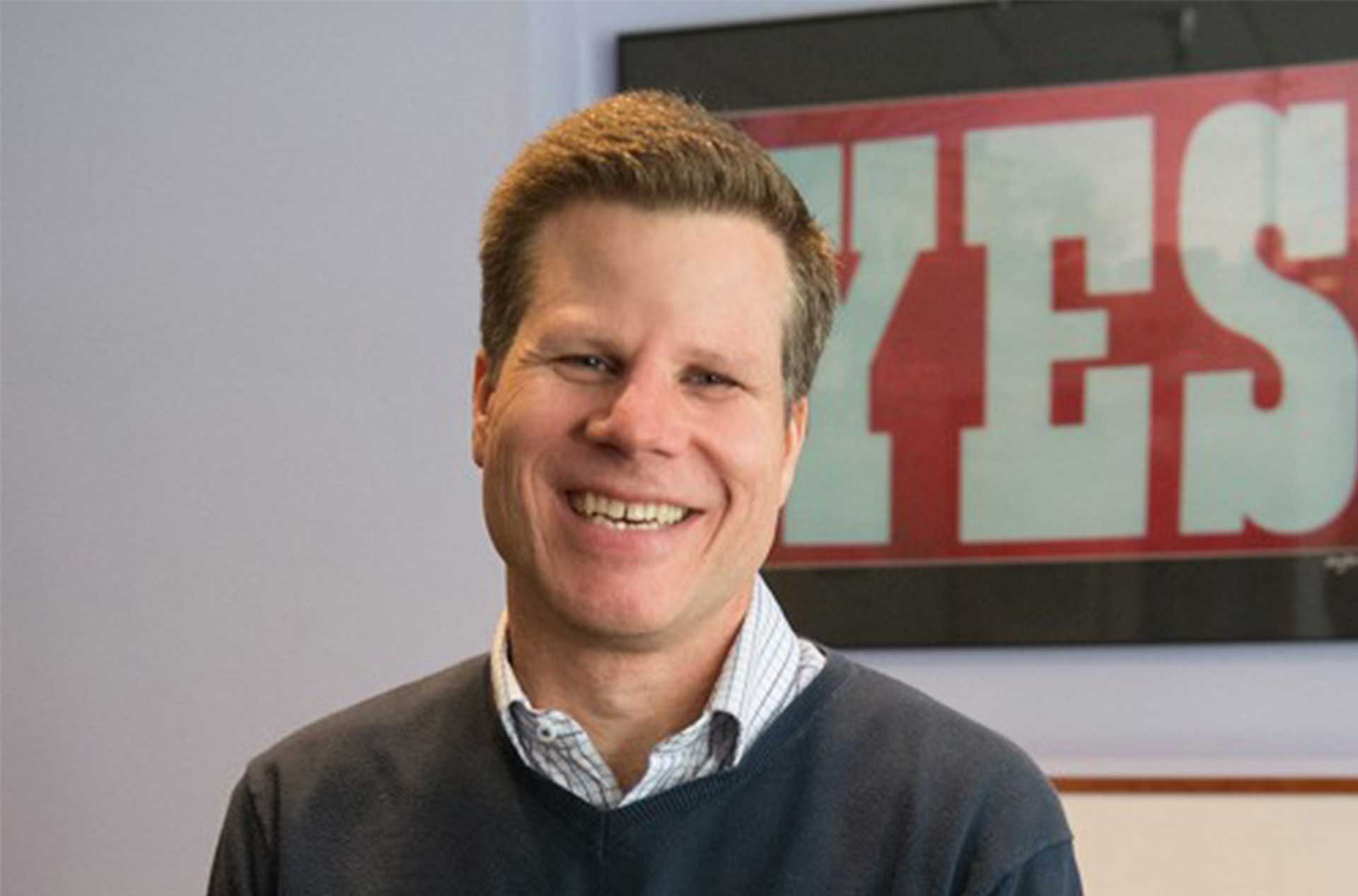 A head shot of Bill Rauch.